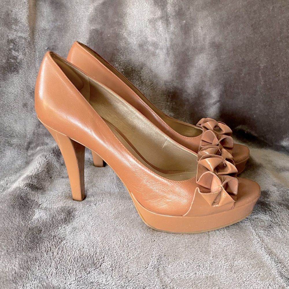 EUC Elissa by ANTONIO MELANI Light Brown Leather Platform Peep-toe Heels Sz 7